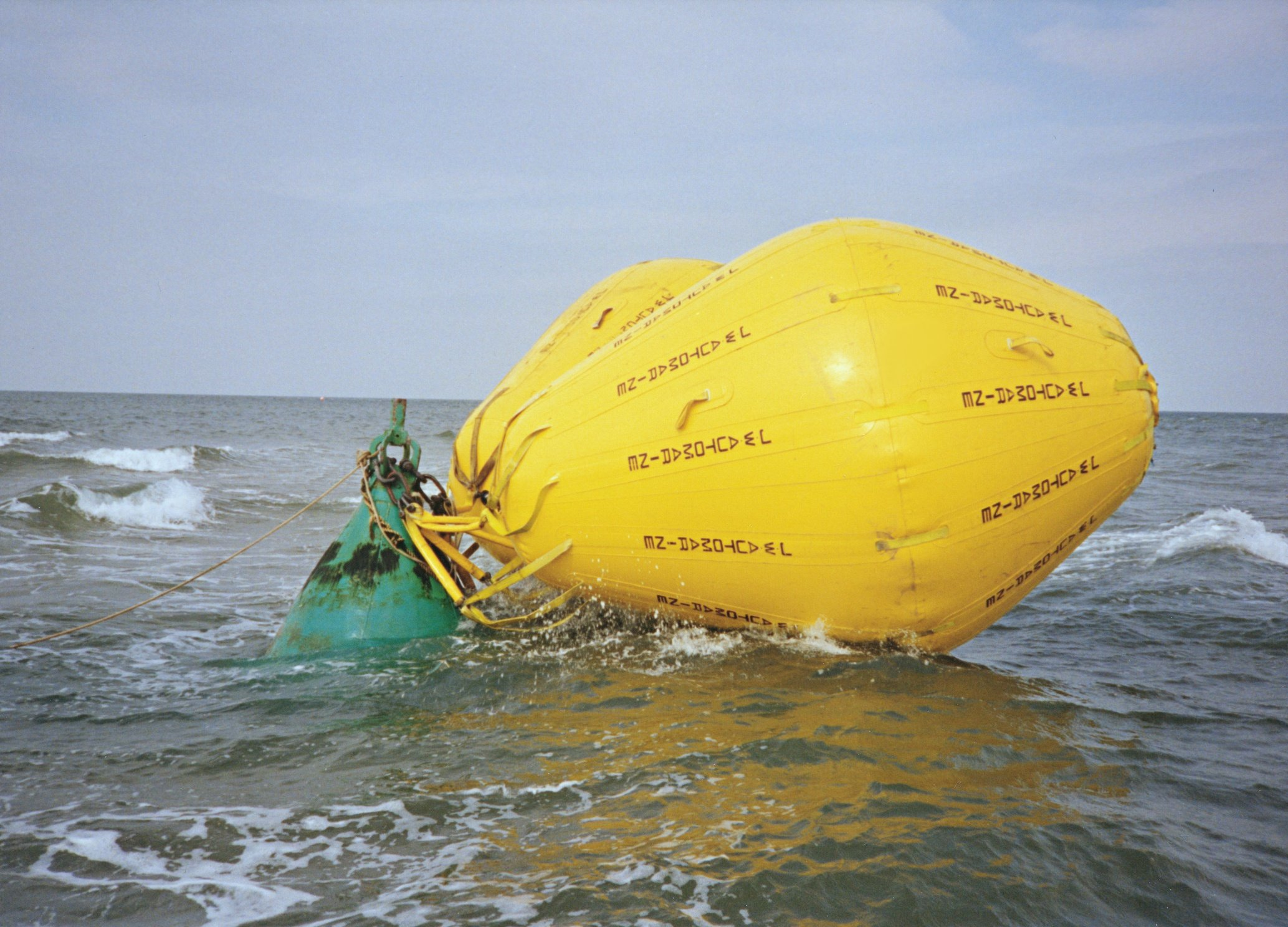 Totally enclosed lift bag manufactured by JW Automarine quality assured for 50 years