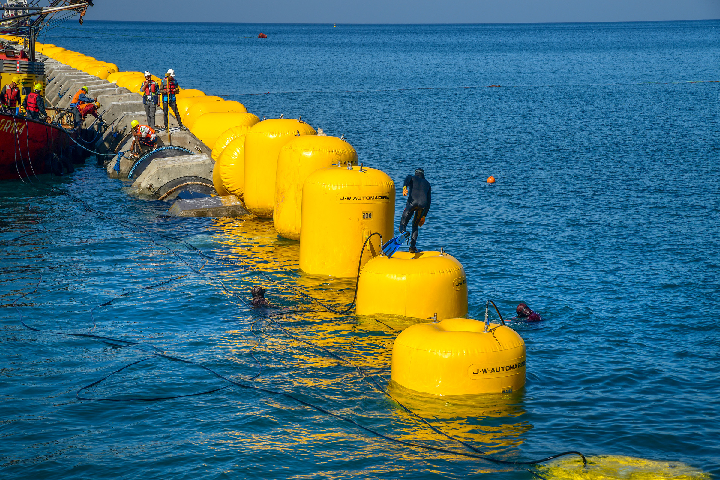 Pipe Laying Project supported by JW Automarine Welded PU Bags